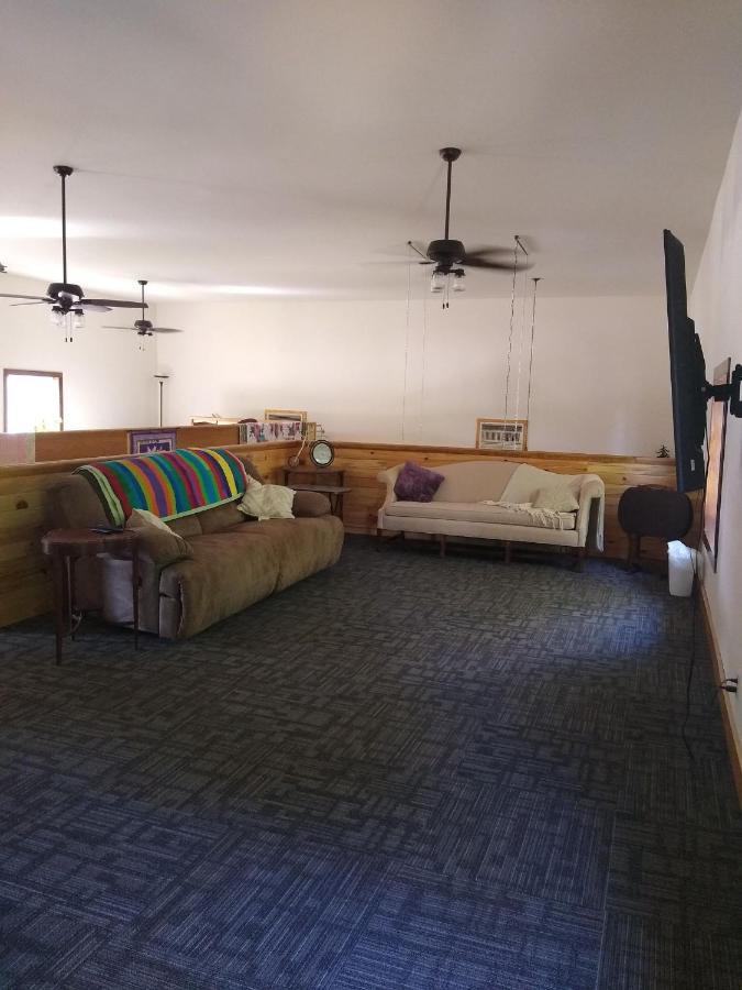 Pearl Island B & B Brodhead Exterior photo